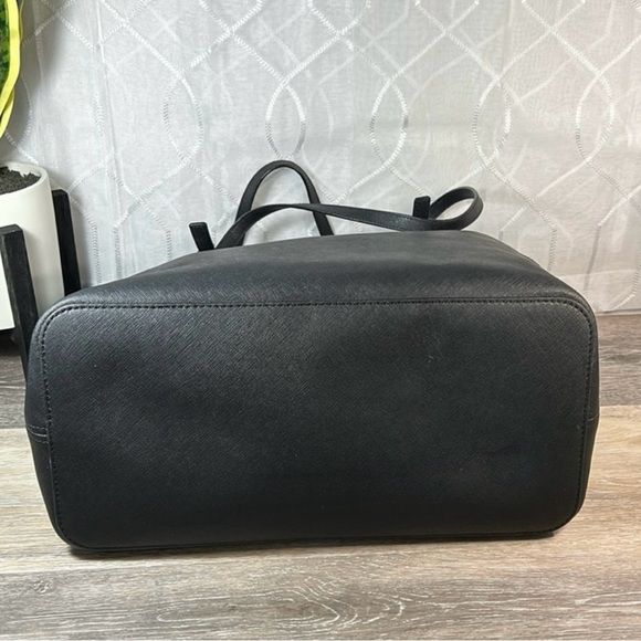 Michael Kors Large Black Jet Set Travel Tote-GUC! - Picture 4 of 12